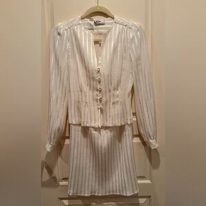 Vintage 80s KONO Womens Ivory 2 Piece Set V Neck Blouse Flared Skirt  Size 6